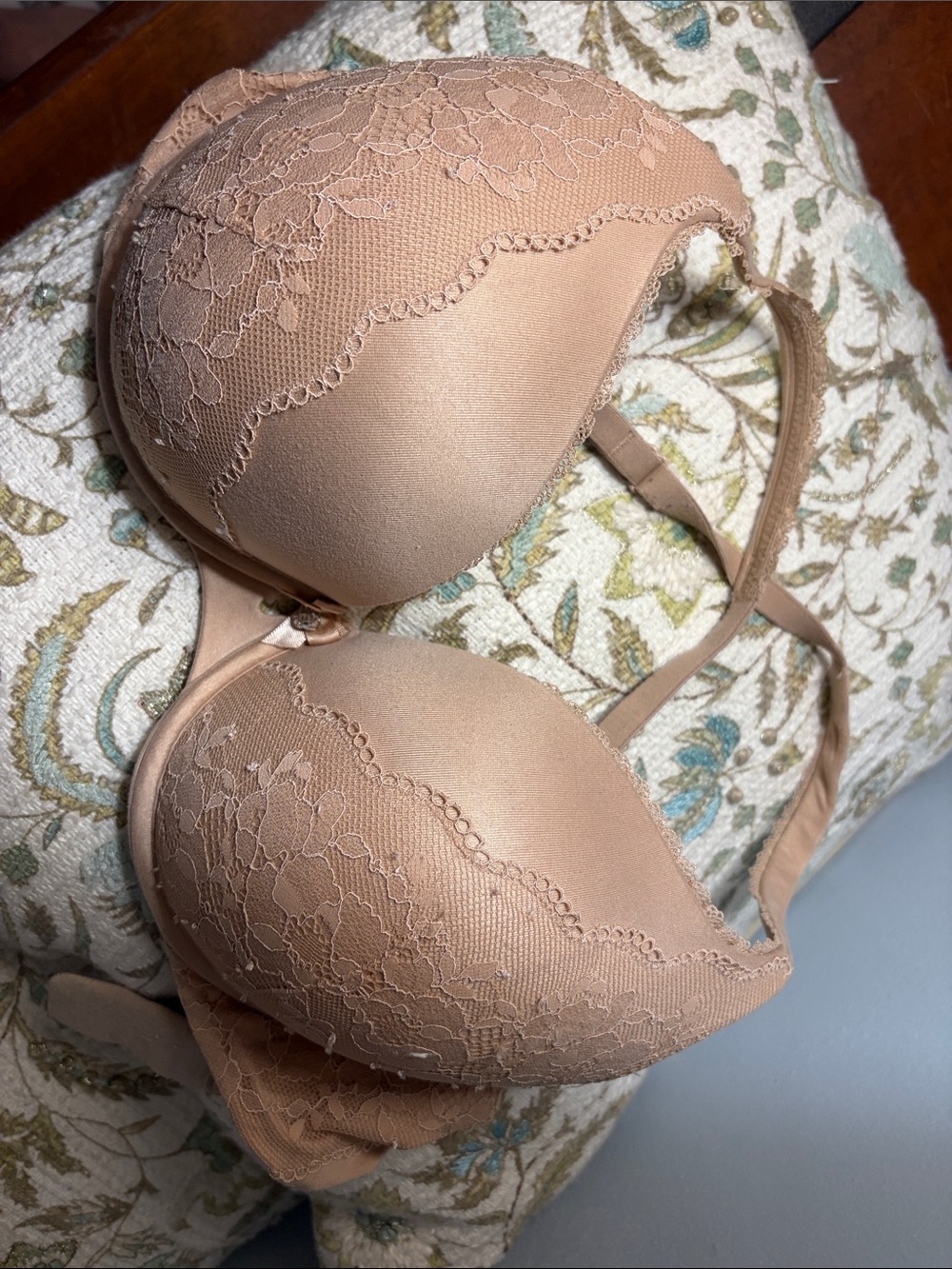 Victoria's Secret Lace-Trim T-Shirt Bra in Nude